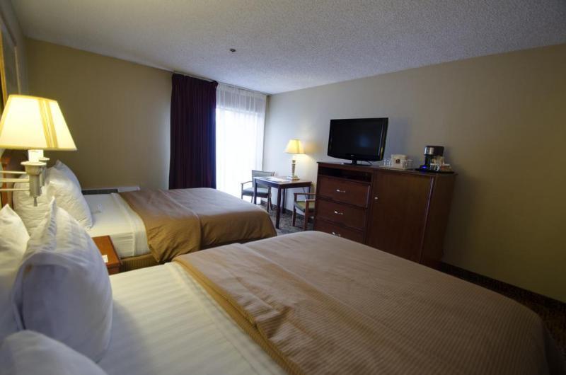 Clarion Hotel & Conference Center Colorado Springs Exterior photo