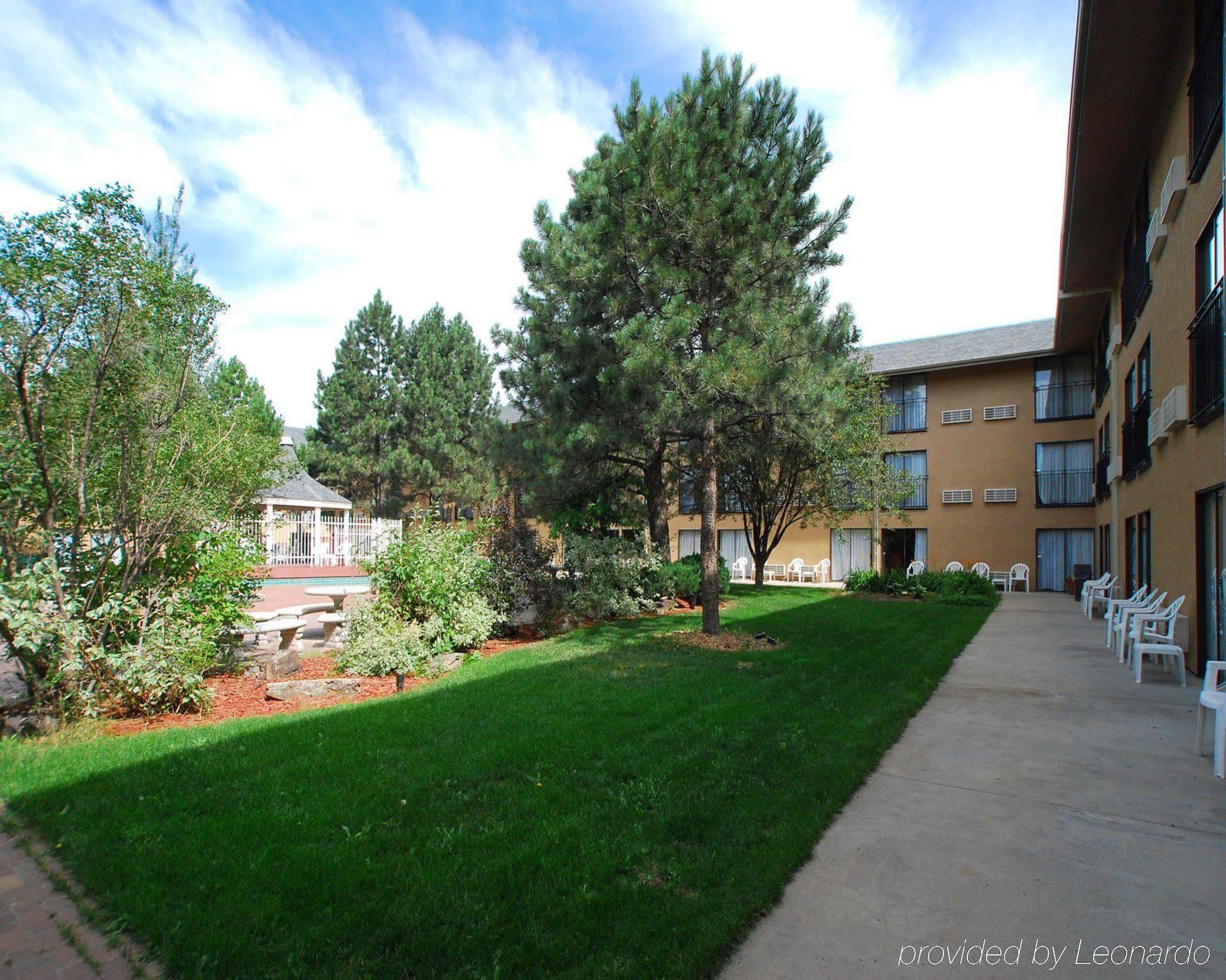 Clarion Hotel & Conference Center Colorado Springs Exterior photo