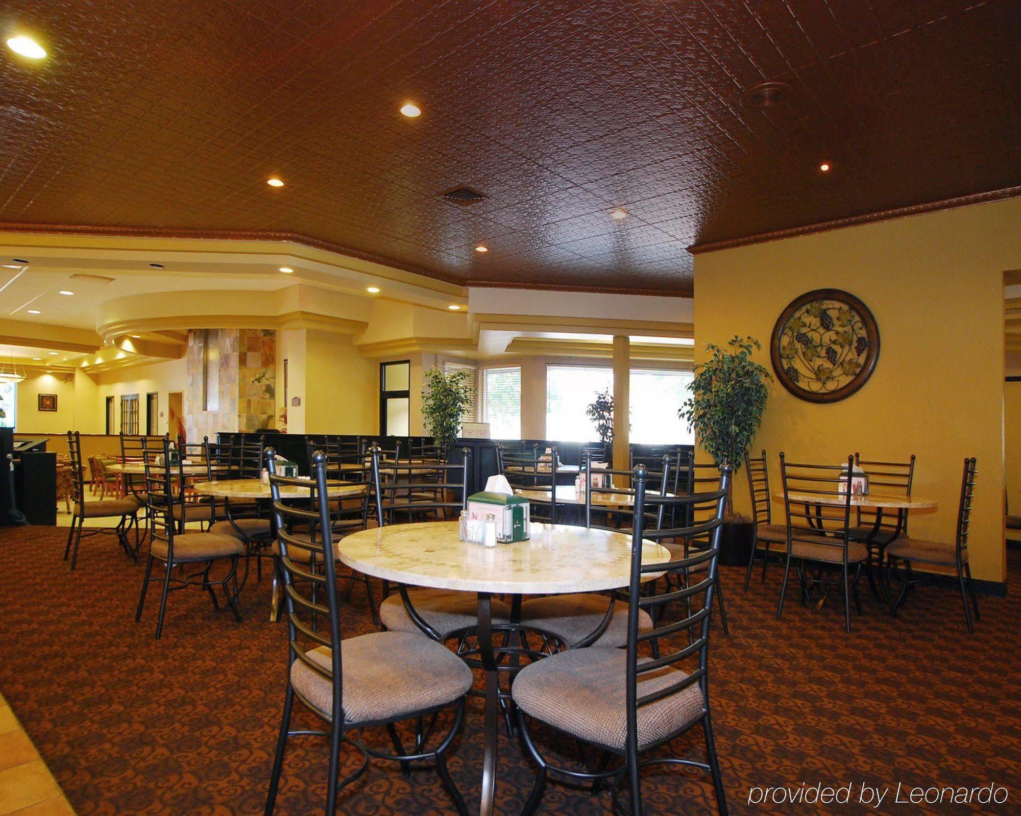 Clarion Hotel & Conference Center Colorado Springs Exterior photo