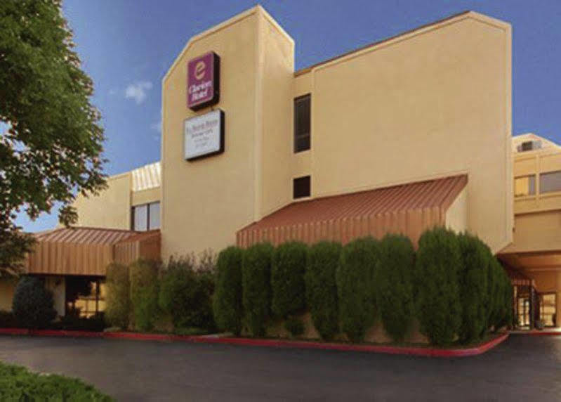 Clarion Hotel & Conference Center Colorado Springs Exterior photo